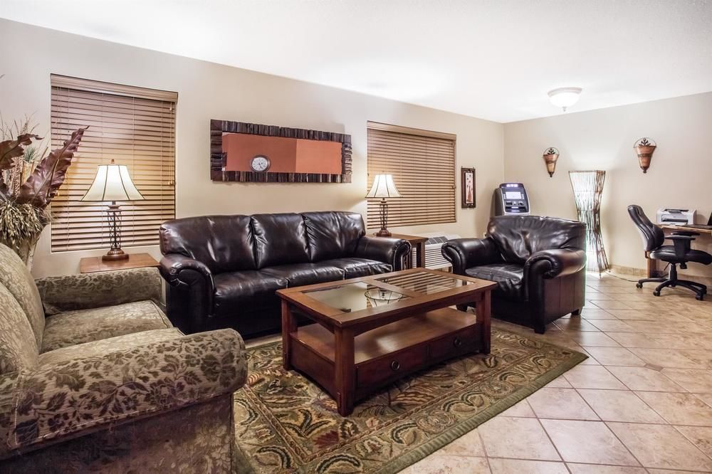 Quality Inn & Suites Cornwall Extérieur photo