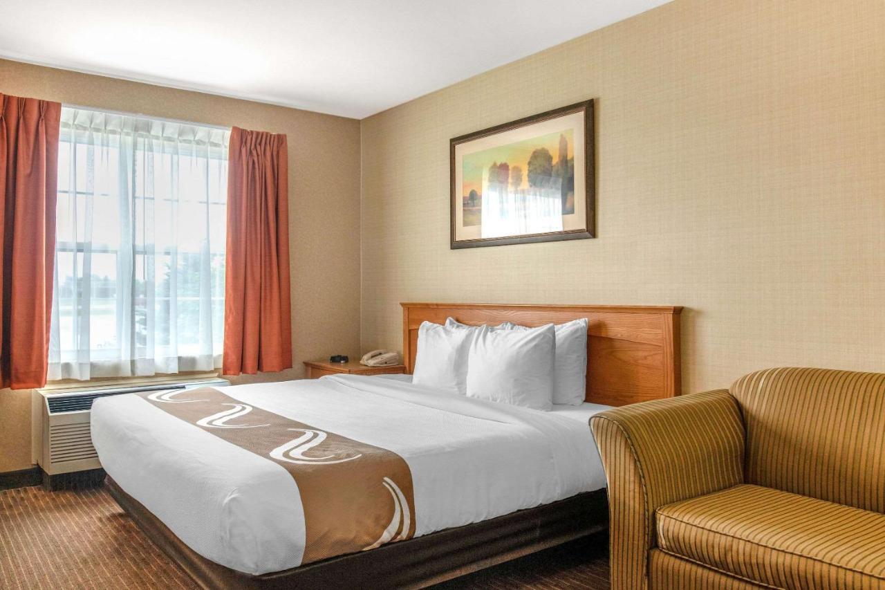 Quality Inn & Suites Cornwall Extérieur photo