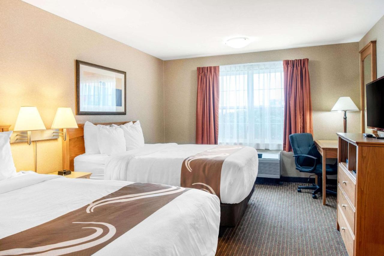 Quality Inn & Suites Cornwall Extérieur photo